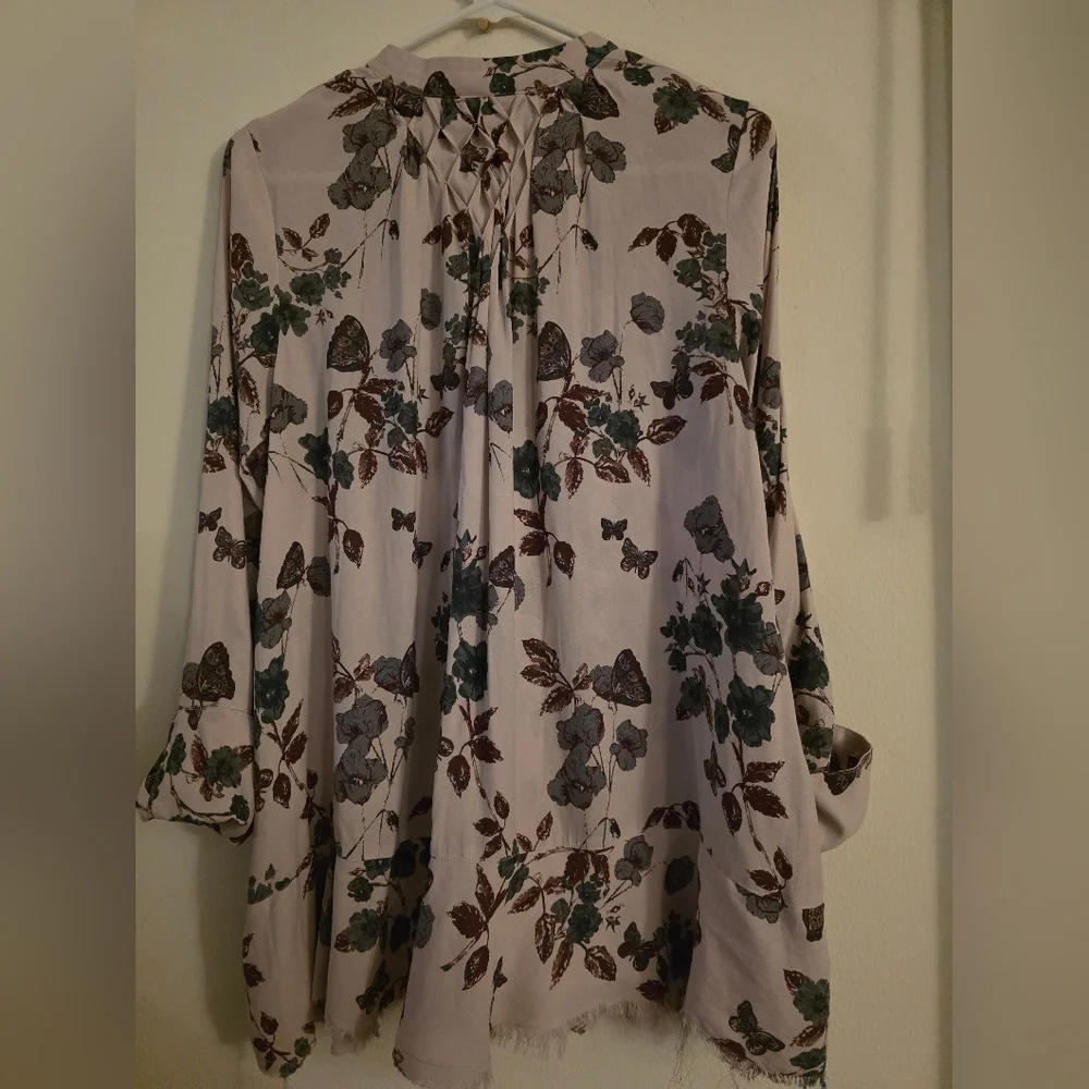 Free‎ People Pebble Crepe So Fine Smocked Tunic Top XS Lavender Floral Butterfly